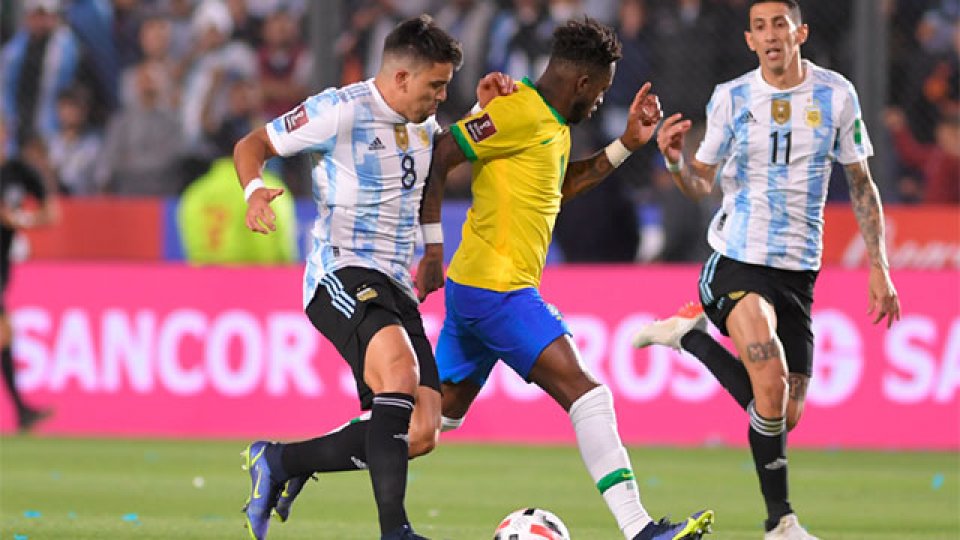 El equipo de Scaloni terminó en cero ante el de Tite en un partido intenso.