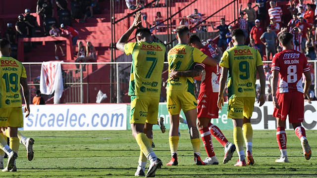 Defensa y Justicia enfrenta a Sacachispas en Córdoba por la Copa Argentina.