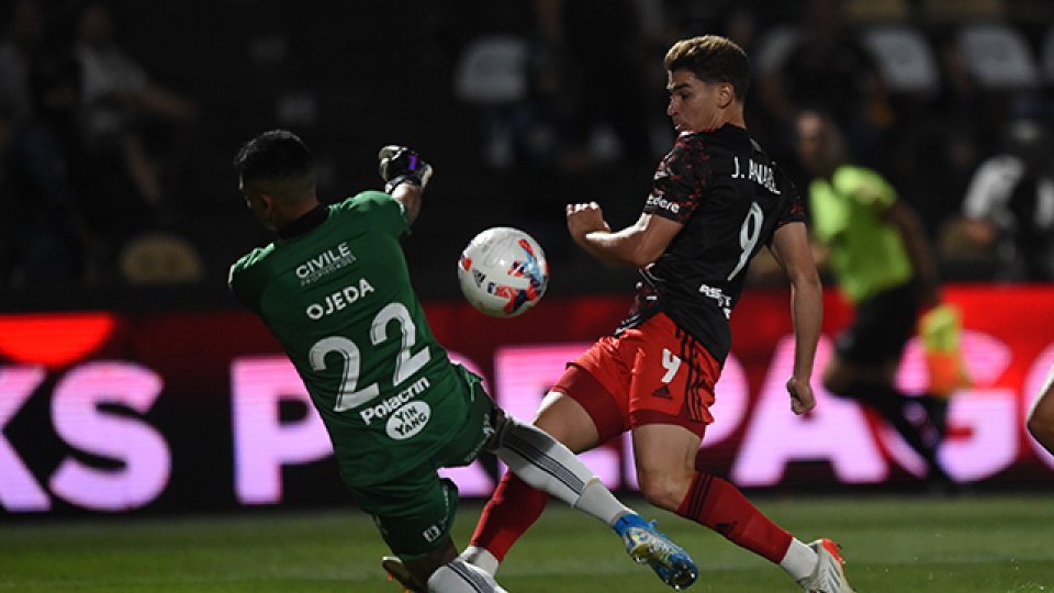 River le ganó a Platense en Vicente López y quedó a un paso del título.