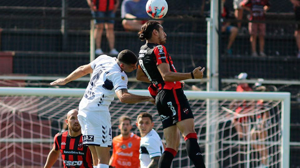 Patronato despidió el año con un empate ante el Lobo. (@gimnasiaoficial).