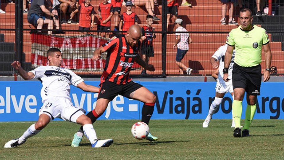 Patronato y Gimnasia empataron 0-0 en el Estadio Presbítero Grella.