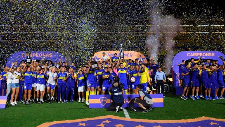 Después del histórico 8-1, Boca celebró el título y el día del hincha.