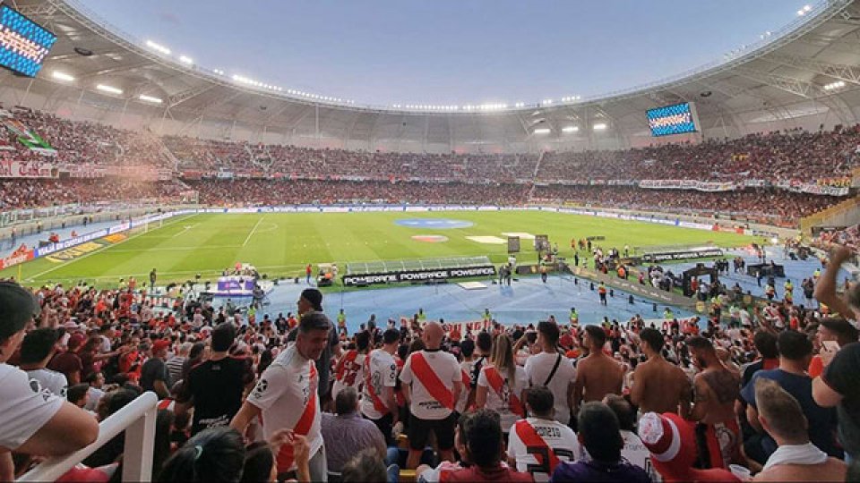 River goleó a Colón de Santa Fe y se quedó con el Trofeo de Campeones.