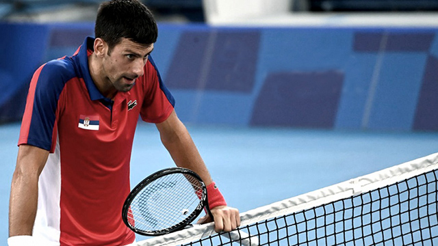 Djokovic podría quedar inhabilitado de ingresar a Australia por 3 años.