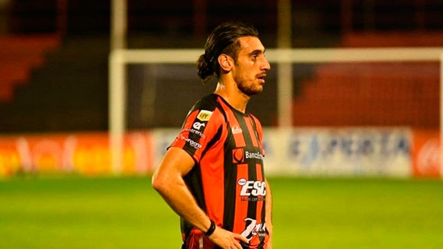 Hay acuerdo de palabra y finalmente el uruguayo Sosa Sánchez jugará en Colón.