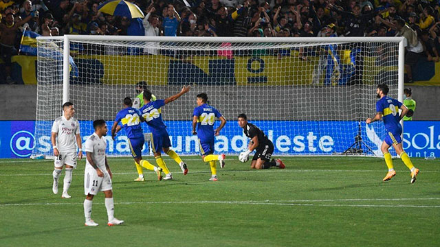Boca empezó el año con victoria ante Colo Colo en el Torneo de Verano.
