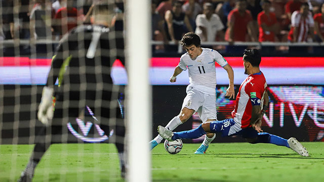 Uruguay sumó una victoria clave ante Paraguay por las Eliminatorias.