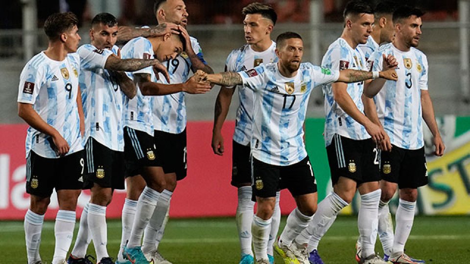 Argentina enfrenta a Colombia en Córdoba.