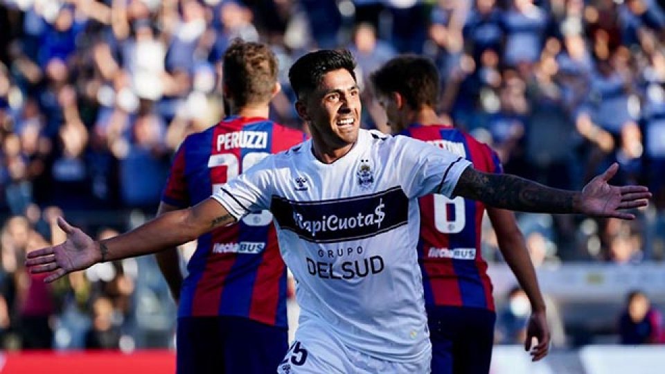 Gimnasia le ganó merecidamente a San Lorenzo.