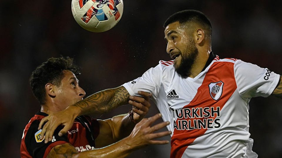 River no perdonó los errores y venció a Newells.