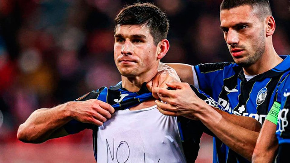 El pedido de paz de un futbolista ucraniano en la Europa League.