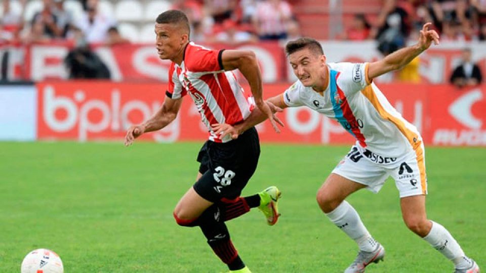 Estudiantes le gan&oacute; a Arsenal y es &uacute;nico l&iacute;der de la Zona 2.