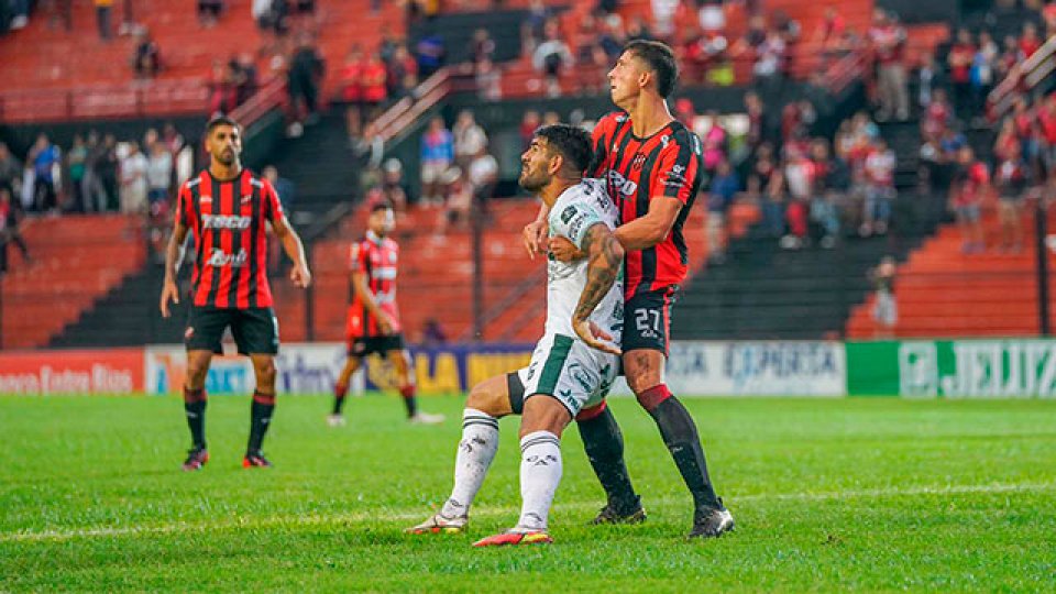 El Santo no logra salir de perdedor en el certamen argentino.