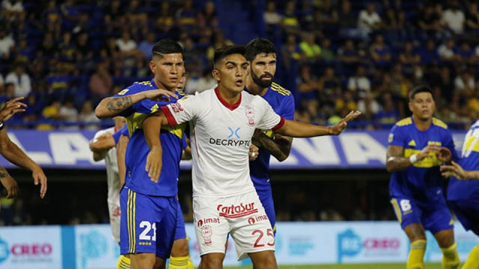 Boca cayó con Huracán en su regreso a la Bombonera.