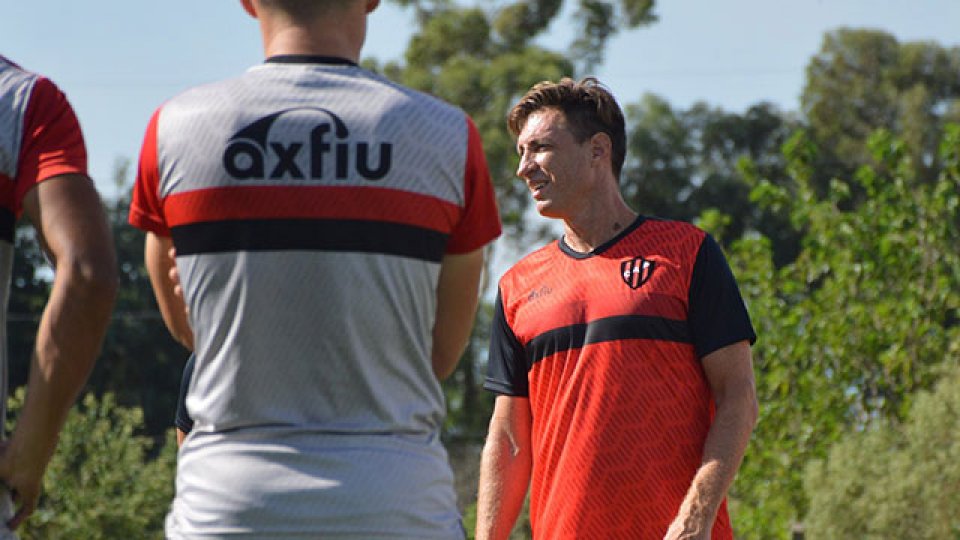 Sava comenzó a planificar el encuentro que marcará su estreno oficial.