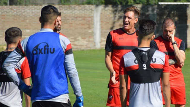 El Rojinegro comenzará la era de su nuevo entrenador, Facundo Sava.