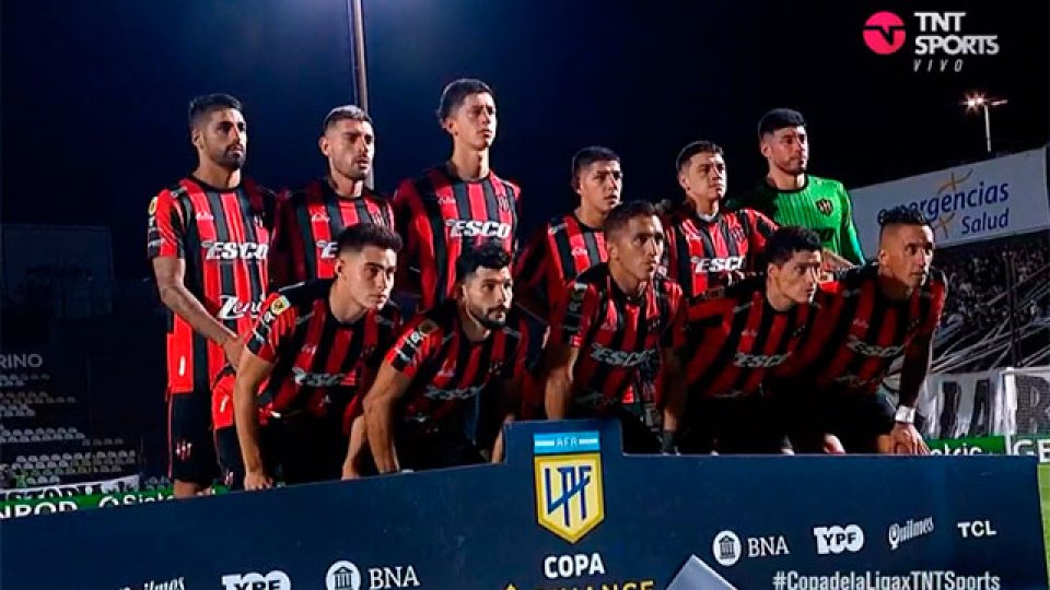 Patronato le ganó a Platense y festejó por primera vez en el debut de Sava.