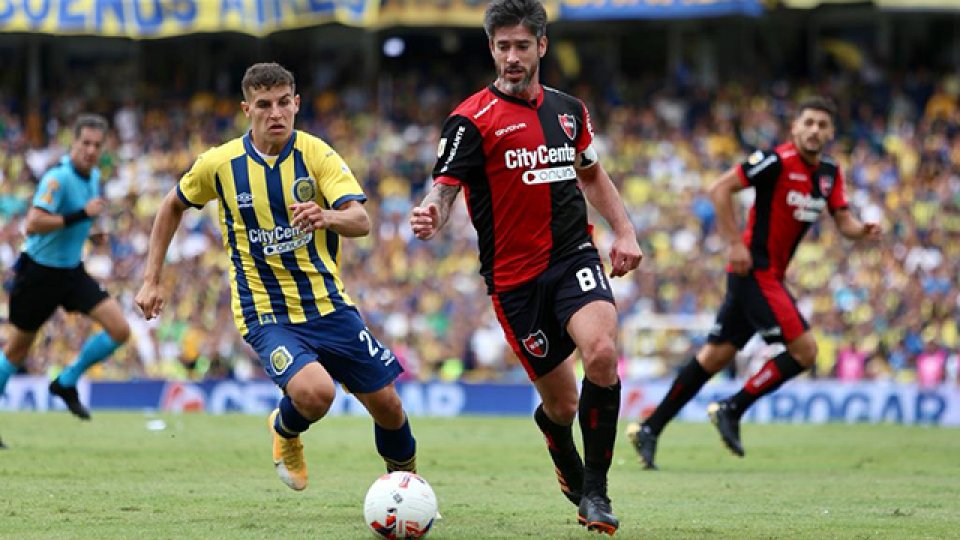 La Lepra le ganó a Rosario Central y volvió al triunfo en el clásico.