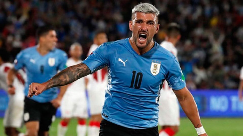 Uruguay aseguró su llegada al Mundial de Qatar tras superar 1-0 a Perú.