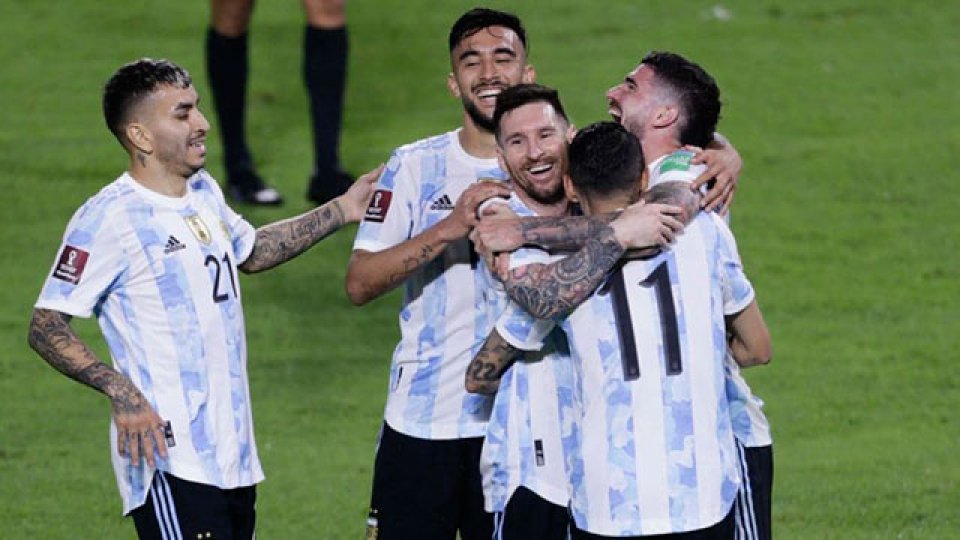 La Selección Argentina se despidió con una goleada ante Venezuela.