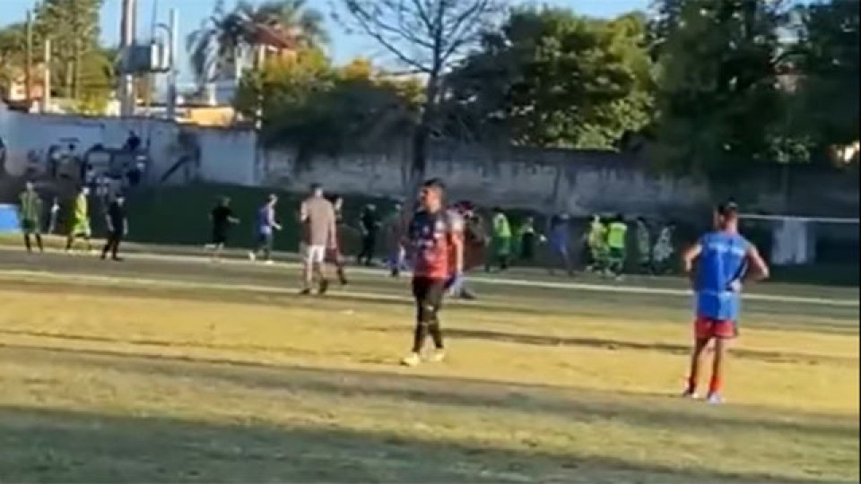 Otra vez la violencia fue protagonista en la Liga Paranaense.