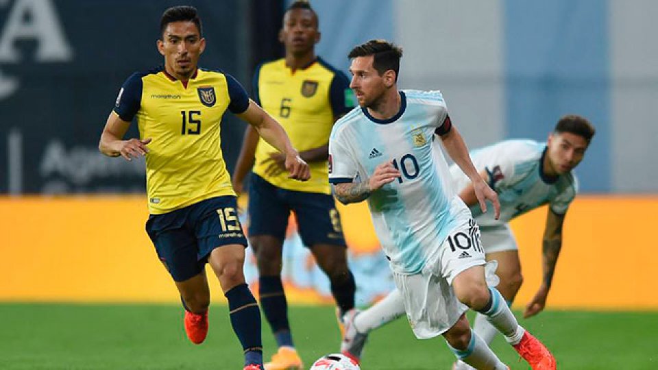 Argentina visita a Ecuador por la última fecha de las Eliminatorias.