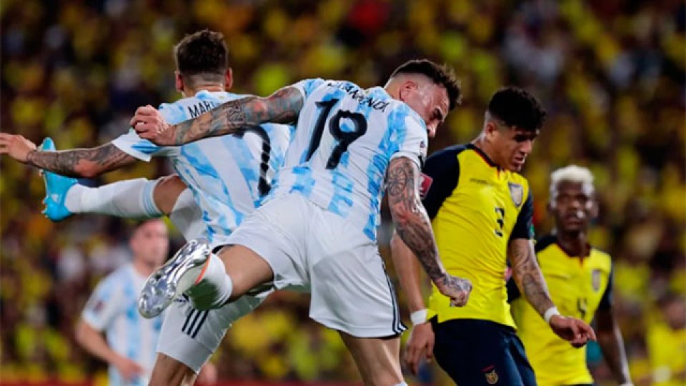 Argentina cerró las eliminatorias con un empate con polémica frente Ecuador.