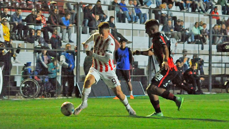 Festejo Rojinegro en el Grella. @clubaunion.