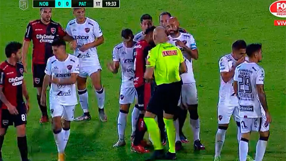 En Rosario, Patronato perdió ante Newells Old Boys por la Copa de la Liga.