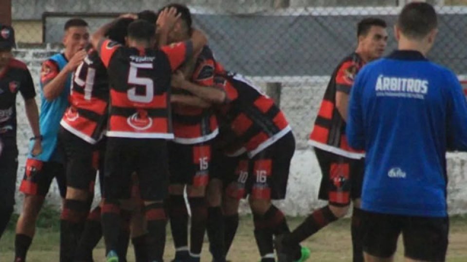 Palermo eliminó por penales a Sportivo Urquiza. (Foto: Minuto a Minuto)