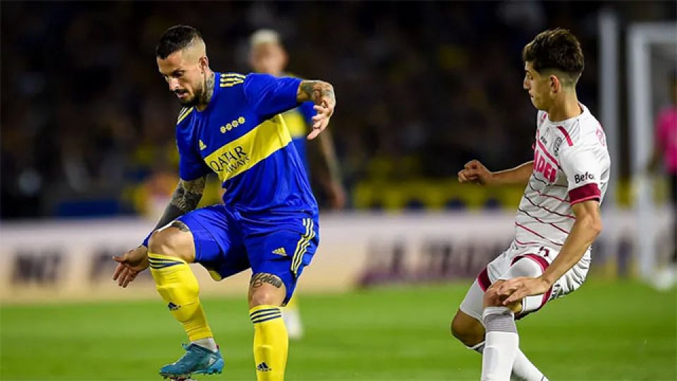 Con protagonismo del VAR, Boca empató con Lanús en la Bombonera.