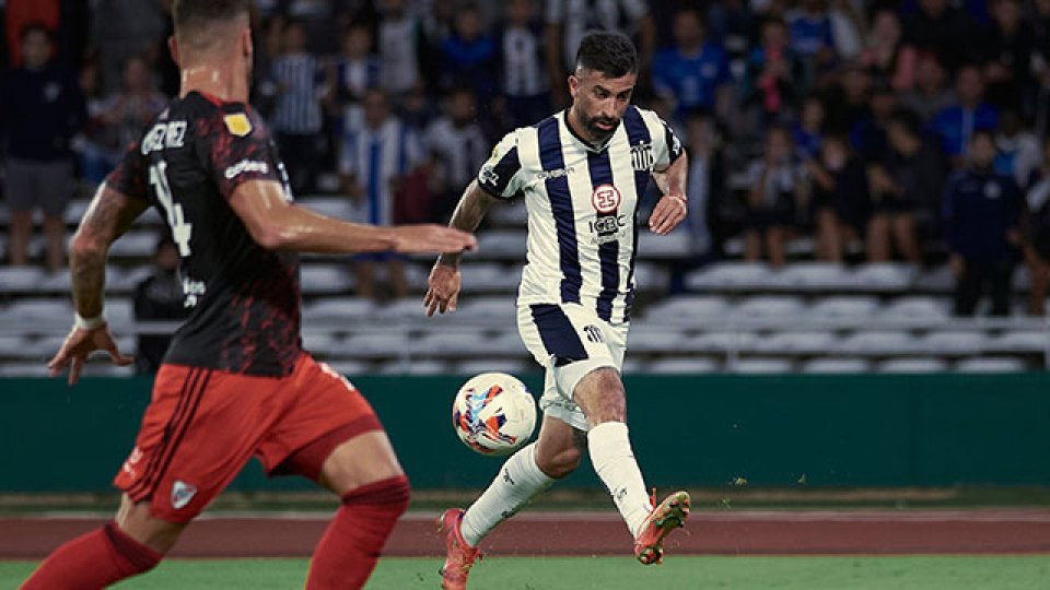 Talleres dio el golpe y le ganó en Córdoba a River 1-0 por la Copa de la Liga.