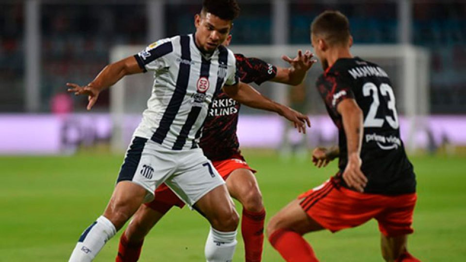 Talleres dio el golpe y le ganó en Córdoba a River 1-0 por la Copa de la Liga.