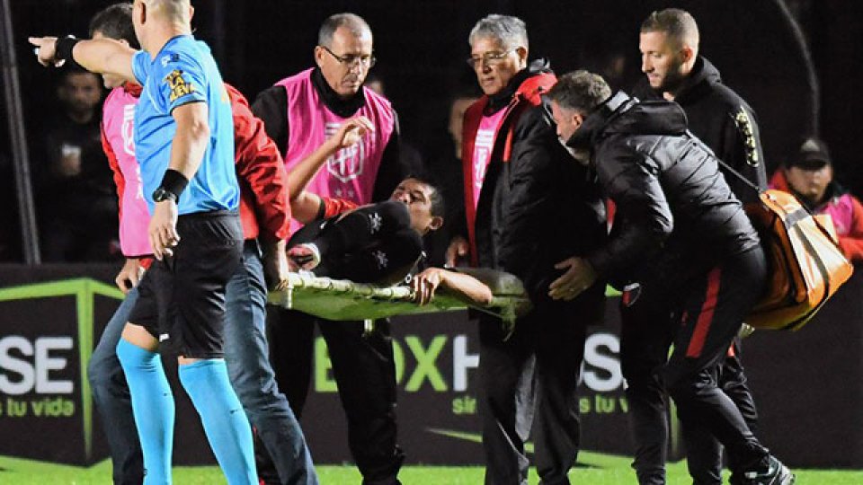 Preocupación en Colón por la grave lesión del Pulga Rodríguez.