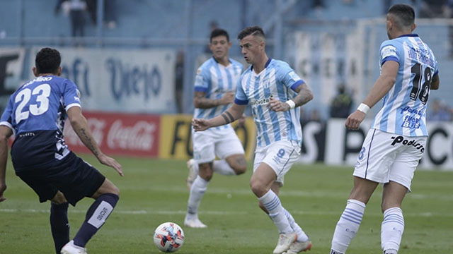 Atlético Tucumán goleó a un alternativo Talleres y respira en los promedios.