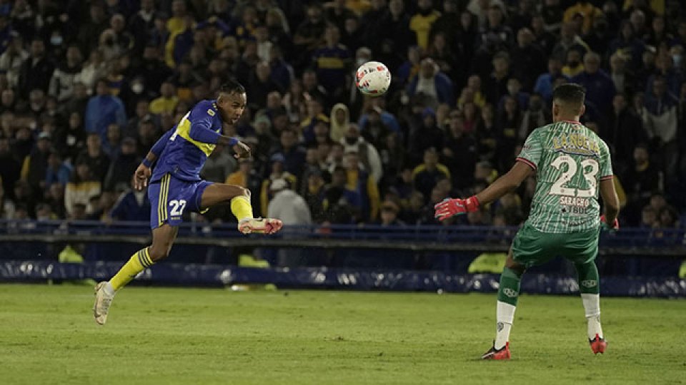 Boca le ganó 2-0 a Barracas Central y se clasificó a cuartos de final.