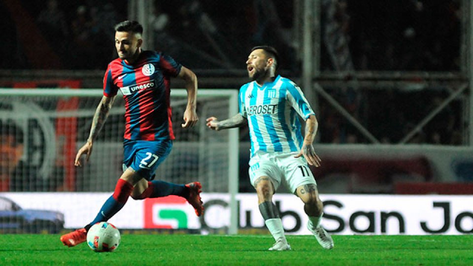 Racing igualó con San Lorenzo y se aseguró el primer puesto.