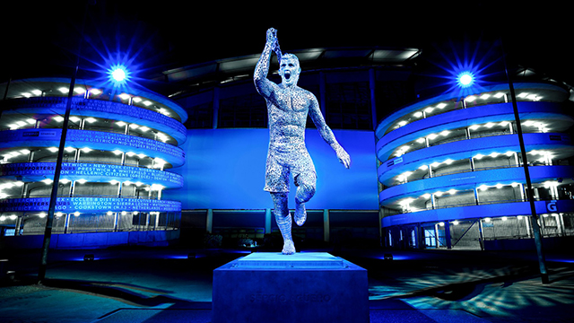 Se descubrió la estatua de Agüero en Manchester City.