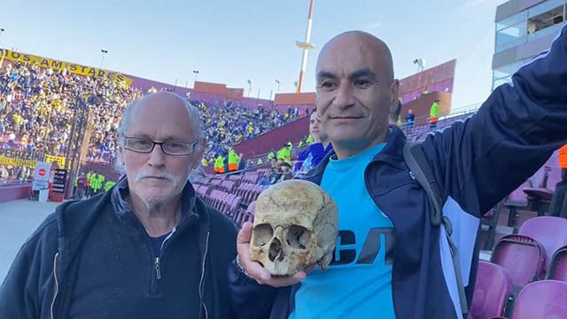 Un hincha de Racing llevó el cráneo de su abuelo a la semifinal con Boca.