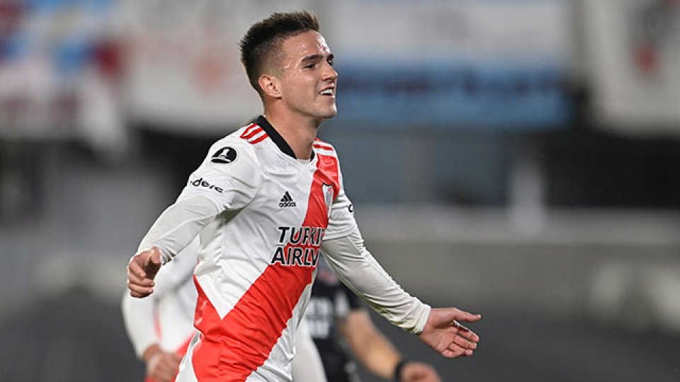 River goleó a Colo Colo y está en los octavos.