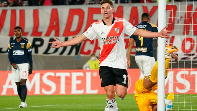 Con un Julián Álvarez encendido, River goleó 8-1 a Alianza Lima. (Olé).