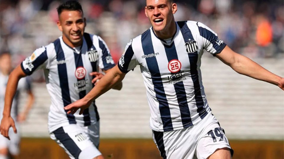 Tallleres debutó en la Liga Profesional derrotando a Sarmiento en Córdoba.