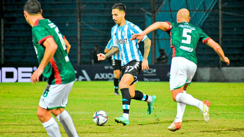 El Sojero venció 2-1 a la Academia por los 16avos de final del certamen federal.