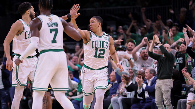 Boston Celtics arrancó bien su localía venciendo con autoridad a Golden State.