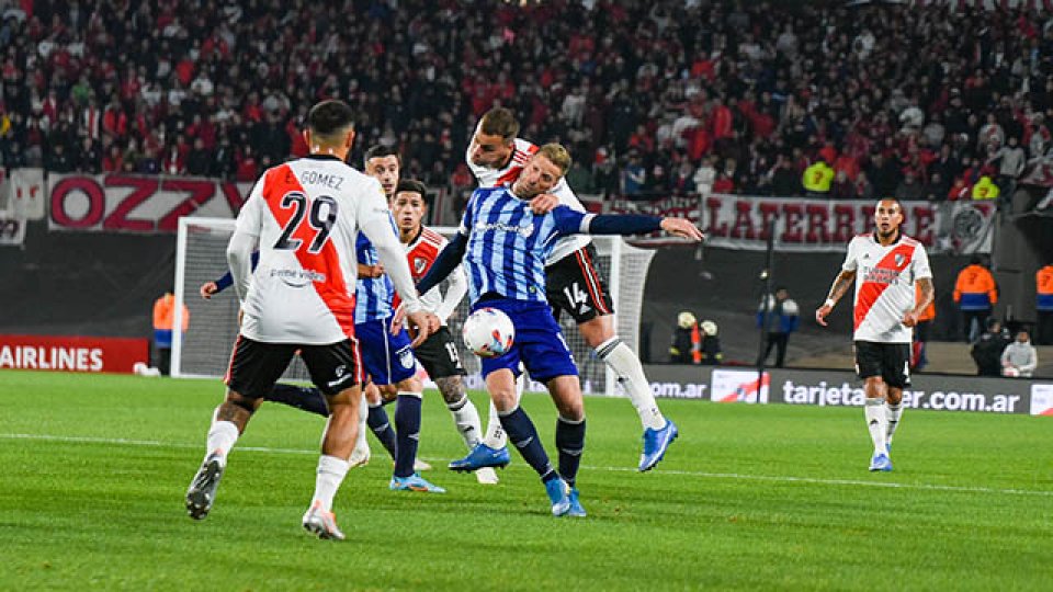 River volvió a mostrar poco y empató con Atlético Tucumán.