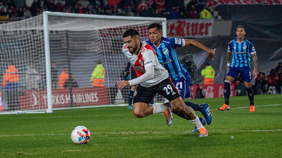 River volvió a mostrar poco y empató con Atlético Tucumán.