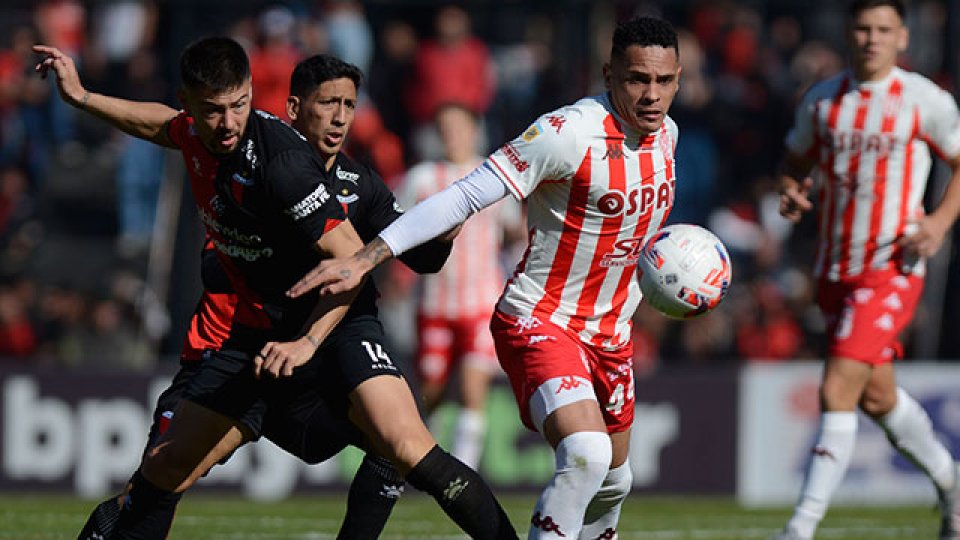 Colón y Unión empataron en un clásico para el infarto.