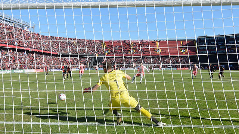 Colón y Unión empataron 2 a 2 en un clásico vibrante.