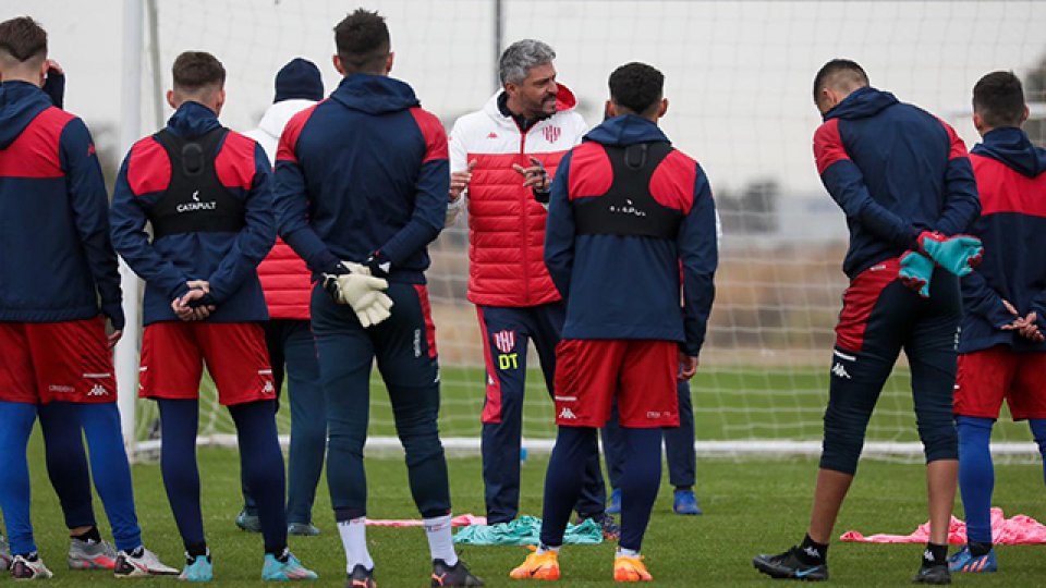 Unión de Santa Fe visita a Nacional de Montevideo por la Copa Sudamericana.