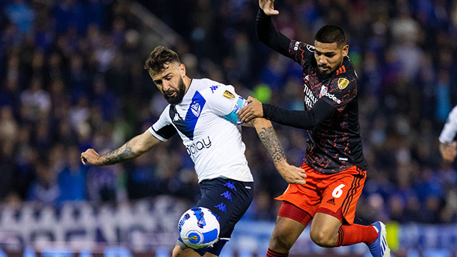 Vélez derrotó 1 a 0 a River en Liniers por la ida de los octavos.